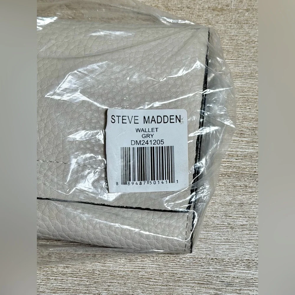 NWT Steve Madden Wallet Brandie Style Cream Grey Pebble Women Brand New